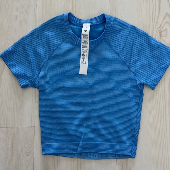 Lululemon Swiftly Tech
Cropped Short-Sleeve Shirt 2.0 - Picture 2 of 5